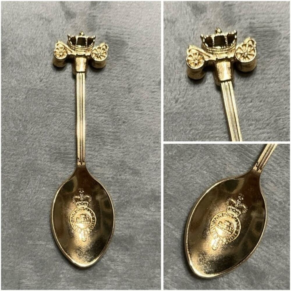 Vintage Buckingham Palace A Royal Carriage Souvenir Spoon